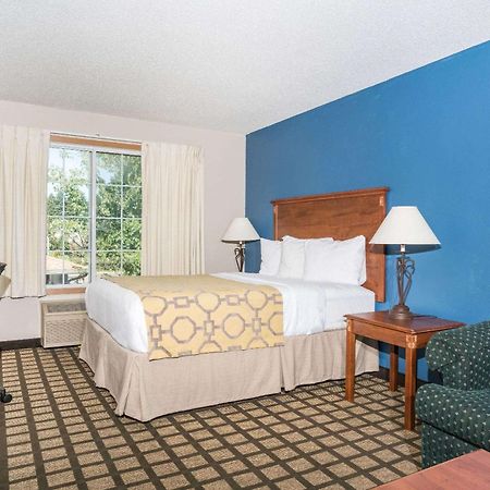 Baymont By Wyndham Albany Hotel Exterior foto