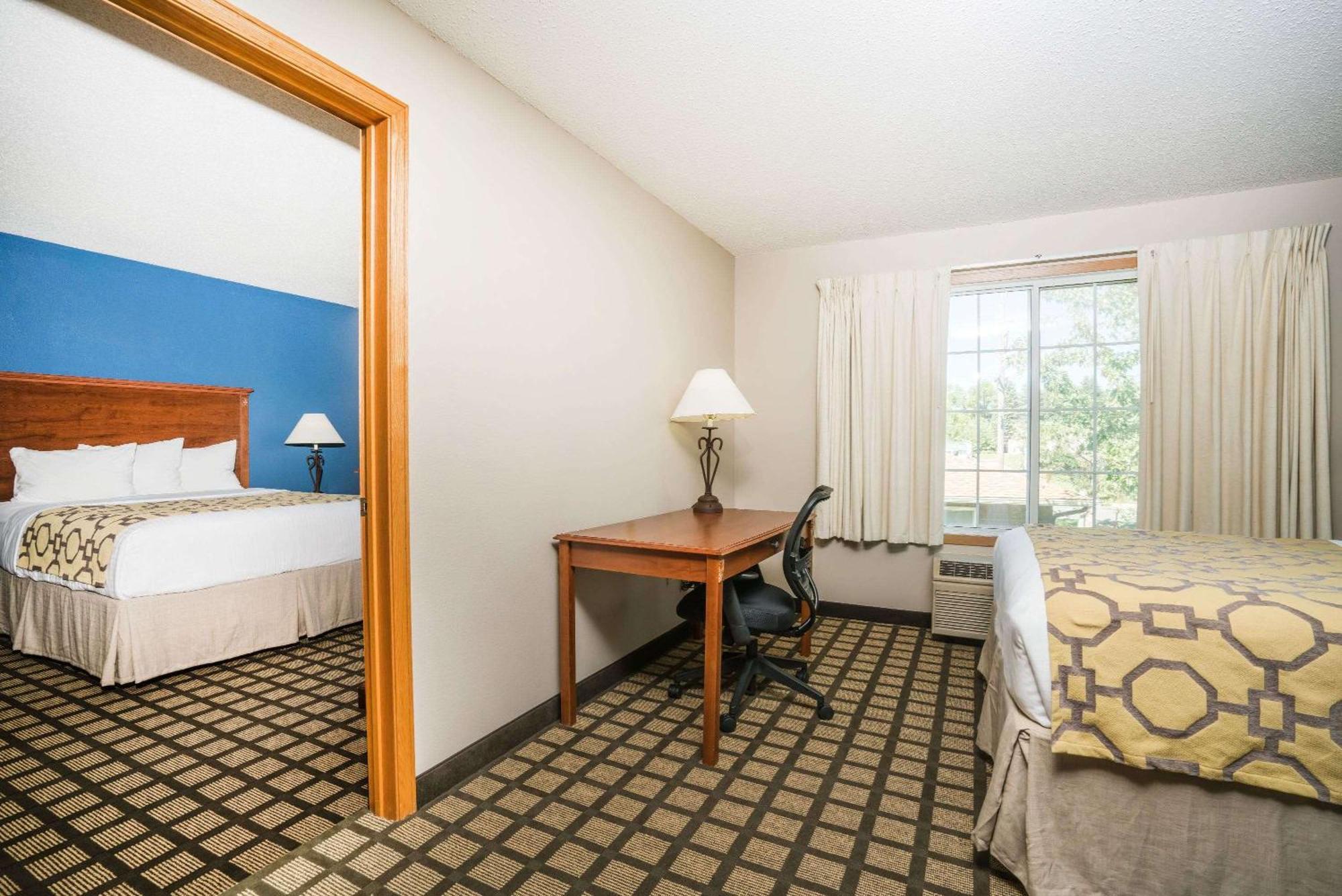 Baymont By Wyndham Albany Hotel Exterior foto